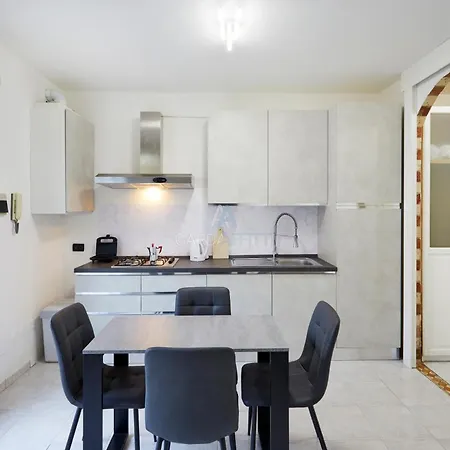 Sunshine - 200m Dal Con Piscina Apartment *